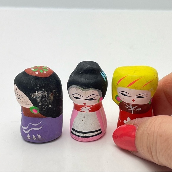 VINTAGE Hand Painted Kokeshi 1” Clay Dolls Lot of 3 - Picture 8 of 10